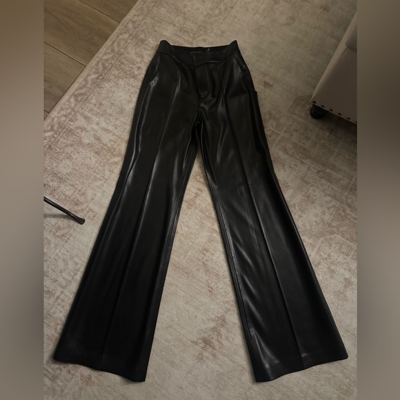Alice & Olivia Faux leather pant - Picture 4 of 5